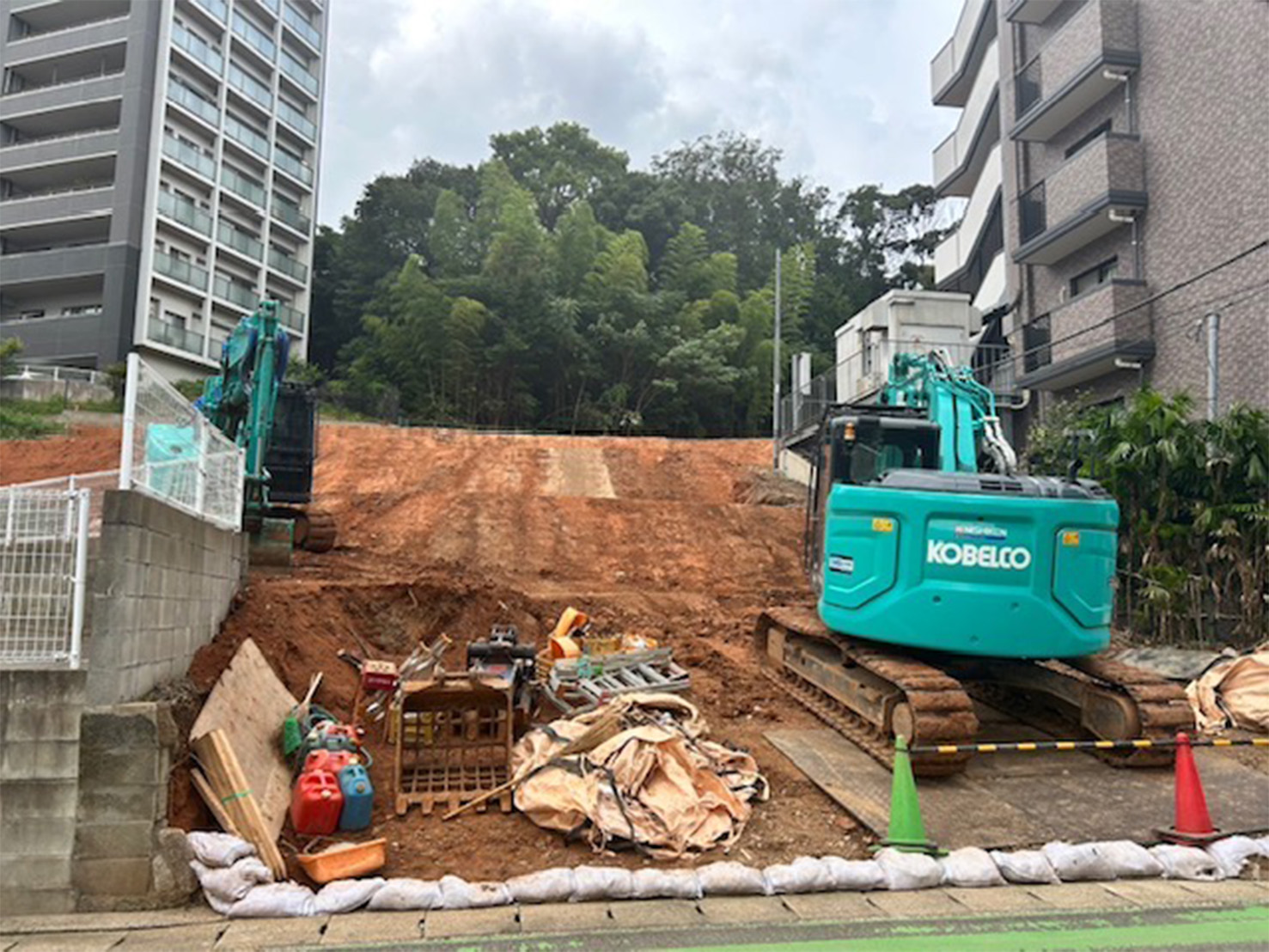 中央区樹木伐採・抜根造成工事